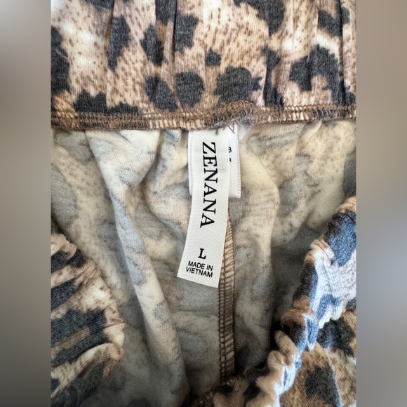 ZENANA Brown Leopard Harem pants with side slit flowy boho loungewear Size Large - Picture 4 of 6